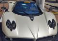 Pagani Zonda F dotata di un motore V12 da 7,3 litri Mercedes-Benz che pu raggiungere i 620 CV