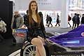 Sexy modella e monoposto elettrica DS al Motor Show di Bologna 2017