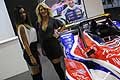 Sexy ragazze e monoposto di Simone Faggioli al Motor Show di Bologna 2017