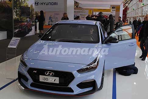 Motor-Show Hyundai Stand