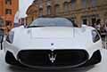 Maserati MC20 calandra super sportiva al Motor Valley Fest 2021 esposta in Piazza Roma a Modena
