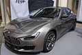 Maserati Ghibli ibrida berlina di lusso al Palazzo Ducale di Modena al Motor Valley Fest 2021