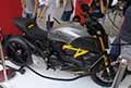 Moto Ducati Diavel 1260 S in esposizione al Motor Valley Fest 2021 a Modena in Piazza Grande
