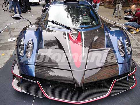 Motor Valley Fest 2022 - Pagani Huayra NC esemplare unico che supera i test di sicurezza con un risultato cinque volte superiore allo standard previsto per legge