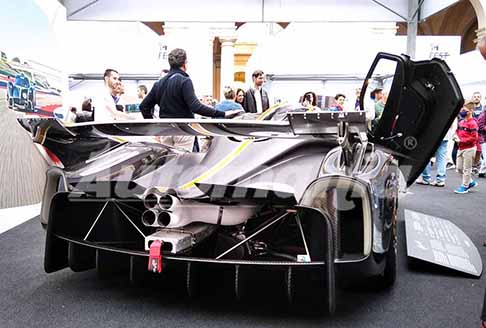 Motor Valley Fest 2022 - Pagani Huayra R supercar da pista fortemente ispirata dal fascino intramontabile della 24 Ore di Le Mans