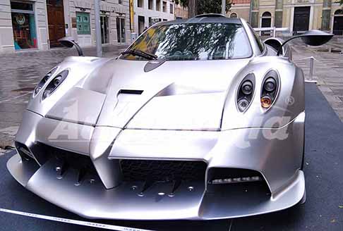 Motor Valley Fest 2022 - Pagani Imola sport car con scocca in Fibra di carbonio al Motor Valley Fest 2022 a Modena