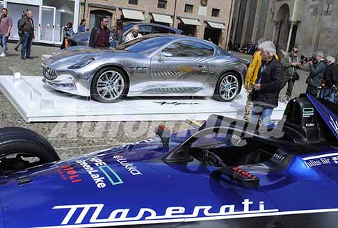 Maserati Folgore - Maserati Folgore in Piazza Grande a Modena per il Motor Valley Fest 2023