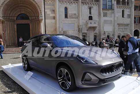 Maserati Folgore - Maserati Gregale Folgore Rame Luxury Suv Full-Electric al Motor Valley Fest 2023 di Modena