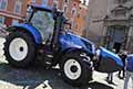 New Holland T6 Methan Power Tractor il primo trattore di serie al mondo alimentato al 100% a metano esposto a Largo SantAgostino per il Motor Valley Fest 2024 di Modena