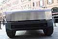 Tesla Cybertruck frontale auto elettrica esposta a Modena per il Motor Valley Fest 2024
