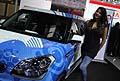 Kia Soul Wave e ragazza al Motor Show 2011