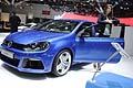 Volkswagen Golf R con hostess al Motor Show di Bologna 2011