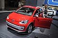 Auto rossa Volkswagen Cross Up! Al Motor show