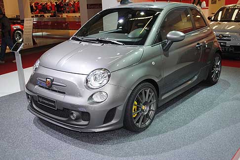 Abarth - Ma Abarth  impegnata anche nella Motorsport Arena con un'attivit di taxi drive. 