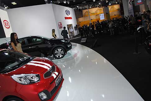 Kia Motors - La presentazione dello stand Kia Motors con dati e anteprime nazionali come la Kia Picanto 3 porte