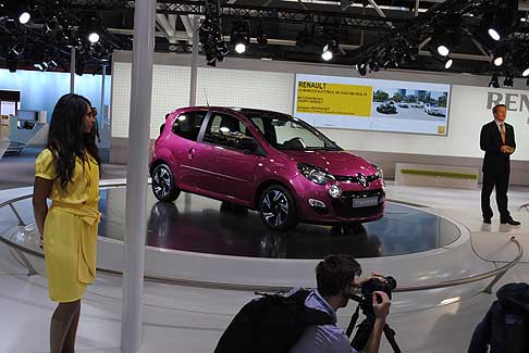 Renault - Svelato il listino prezzi della nuova Renault Twingo 2012