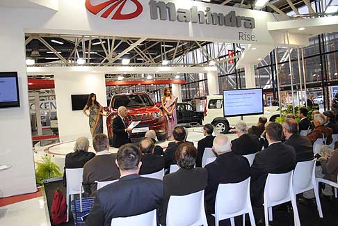 Mahindra - Conferenza stampa per i giornalisti allo stand Mahindra al Motor Show