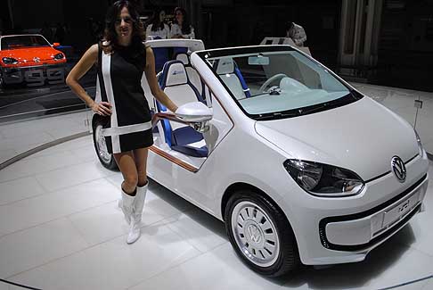 Volkswagen - Hostess e Auto Volkswagen Up! Azzurra Concept sailing team