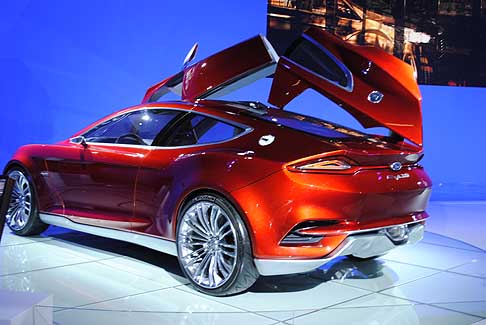 Ford - Retro vettura Ford Evos concept car al Bologna Motor Show