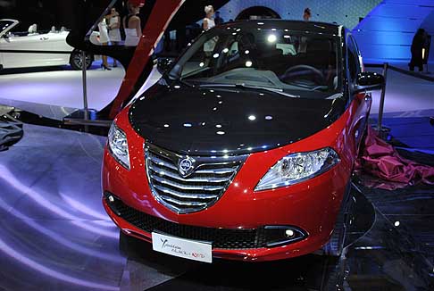 Lancia - Lancia Ypsilon Black&Red bicolore Rosso Argilla con tetto Nero Vulcano al Motor Show 2011