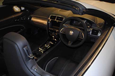 Jaguar - Jaguar XKR-S Cabrio interni vettura