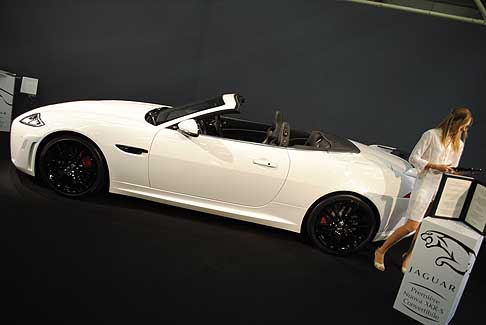 Jaguar - Jaguar XKR-S Cabrio vista laterale della vettura