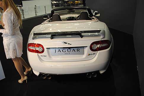 Jaguar - Jaguar XKR-S Cabrio retro vettura presentata in prima europea al salone di Bologna