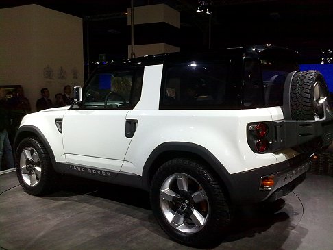 Land Rover - Land Rover Defender DC100 Concept anteprimma nazionale al Motor Show di Bologna
