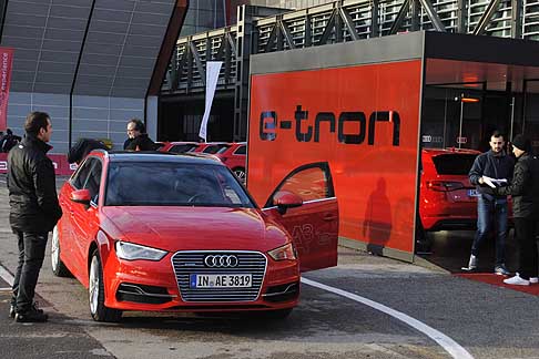 Audi - Audi A3 e-tron a un consumo medio di 1,5 litri ogni 100 km questa vettura pu fare 50 km in modalit totalmente elettrica