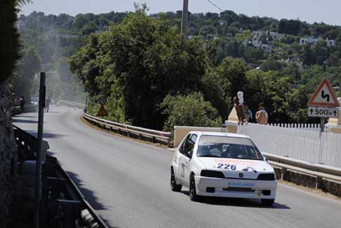 Coppa Fasano Selva 2013 - Laterenia Walter con la Peugeot 106 che passato subito dopo il brutto incidente di Natale alla Coppa Fasano Selva 2013