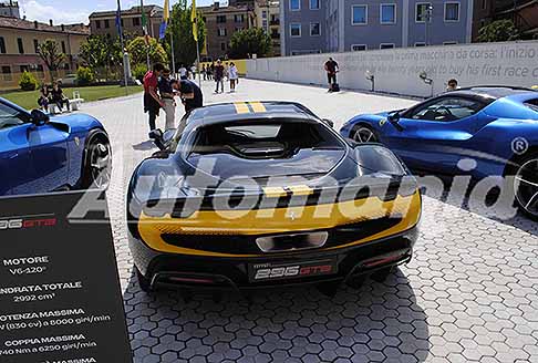 Museo-Enzo-Ferrari Supercars