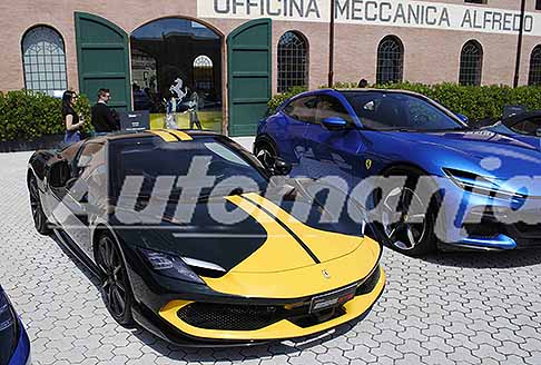 Museo-Enzo-Ferrari Supercars