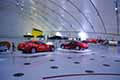 Panoramica vetture Ferrari vintage cars e supercar al Museo Ferrari a Mondena 2021