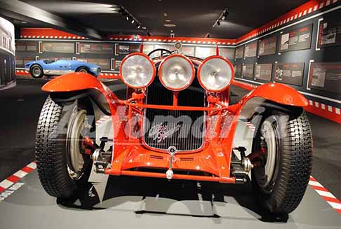 Museo Ferrari di Maranello - Alfa Romeo 8C 2300 spider del 1932 dotata di motore 8 cilindri in linea in grado di erogare 155 CV a 5.200 giri