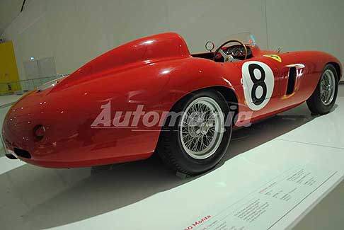 Ferrari - La denominazione 750 Monza deriva dalla cilindrata del motore e dalla vittoria nella gara del debutto svolta a Monza