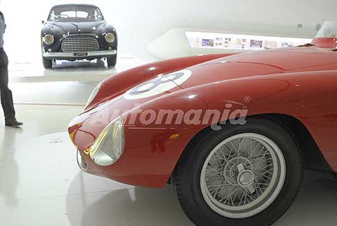 Ferrari - Struttura centrale esposizione Capolavori senza tempo al Museo Ferrari di Modena