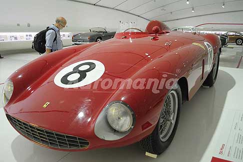 Ferrari - La vettura fu realizzata da Dino Scaglietti ed  nata da un'idea di Dino Ferrari