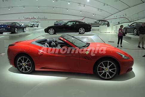 Museo Ferrari - Ferrari California vista panoramica Museo Ferrari esposizione Capolavori senza tempo a Modena