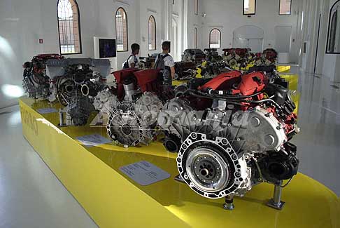 Museo Ferrari - Officina Alfredo Ferrari con i Motori Turbo Ferrari a Modena