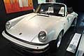Porsche 911 4x4 cabrio turbo look al Museo Porsche di Stoccarda