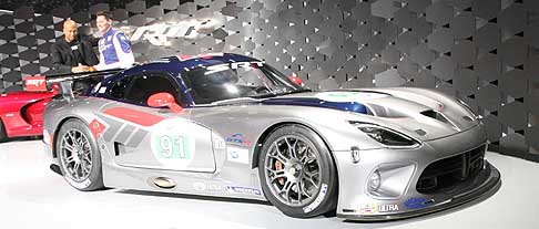 SRT - SRT presenta anche una versione racing della brillante SRT Viper.