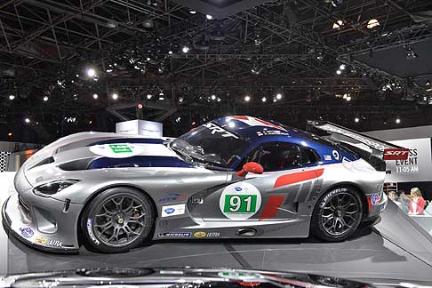SRT - Si tratta della SRT Viper GTS-R, che prender parte al campionato American Le Mans Series.