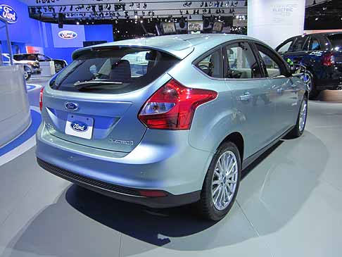 Ford - Focus elettrica posteriore due