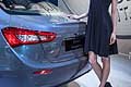Maserati Ghibli Ermenegildo Zegna Edition concept dettaglio posteriore e ragazza immagine al New York Auto Show 2015