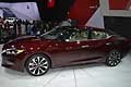 Nissan Maxima lineamento arrotondati al Salone Internazionale di New York 2015