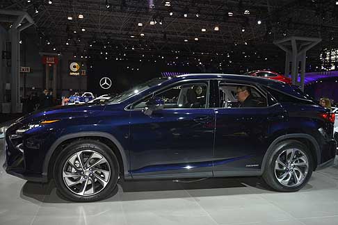 New-York-Auto-Show Lexus