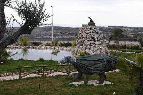 Padre Pio - Parco dei Dinosauri che aprirà al pubblico il prossimo 20 Marzo 2016