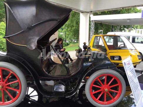 Auto Storice elettriche - Stae vettura elettrica Italia del 1909 a Parco Valentino 2016
