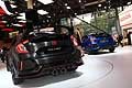 Honda Civic Type R Prototype e la vettura commenrciale della Honda Civic al Salone di Parigi 2016