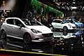 Opel Corsa e panoramica stand Opel al Salone di Parigi 2016